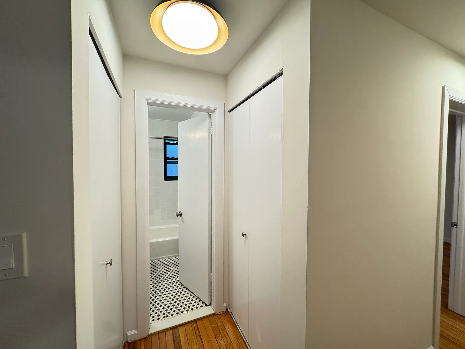 43rd Ave, Bayside — Photo 3