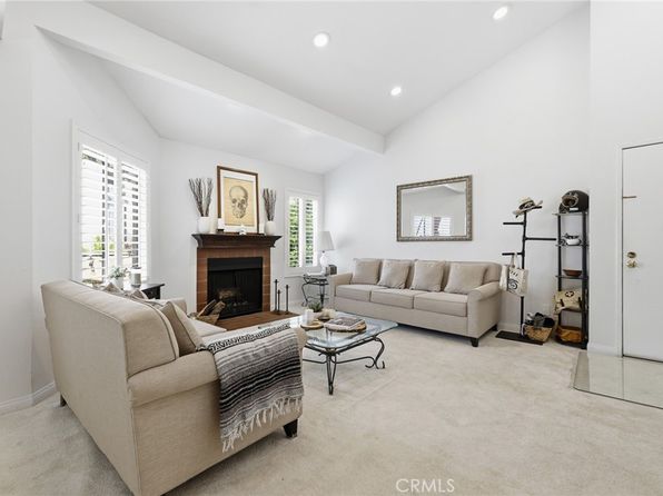 18408 Hatteras St Unit 14, Tarzana, CA 91356