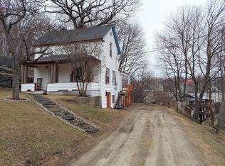 11 Elm St, Jay, ME 04239