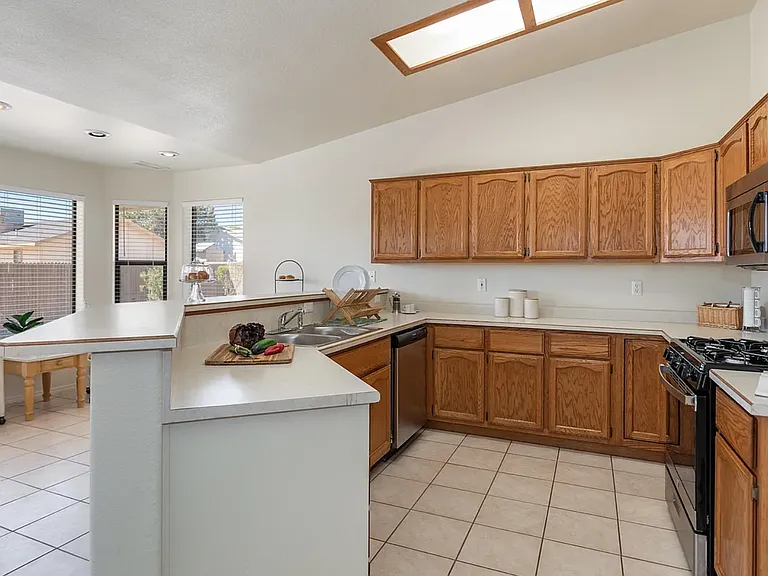 7851 E Marigold Ln — Photo 3