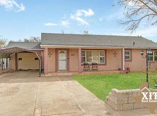 907 Cherry Ave, Dalhart, TX 79022