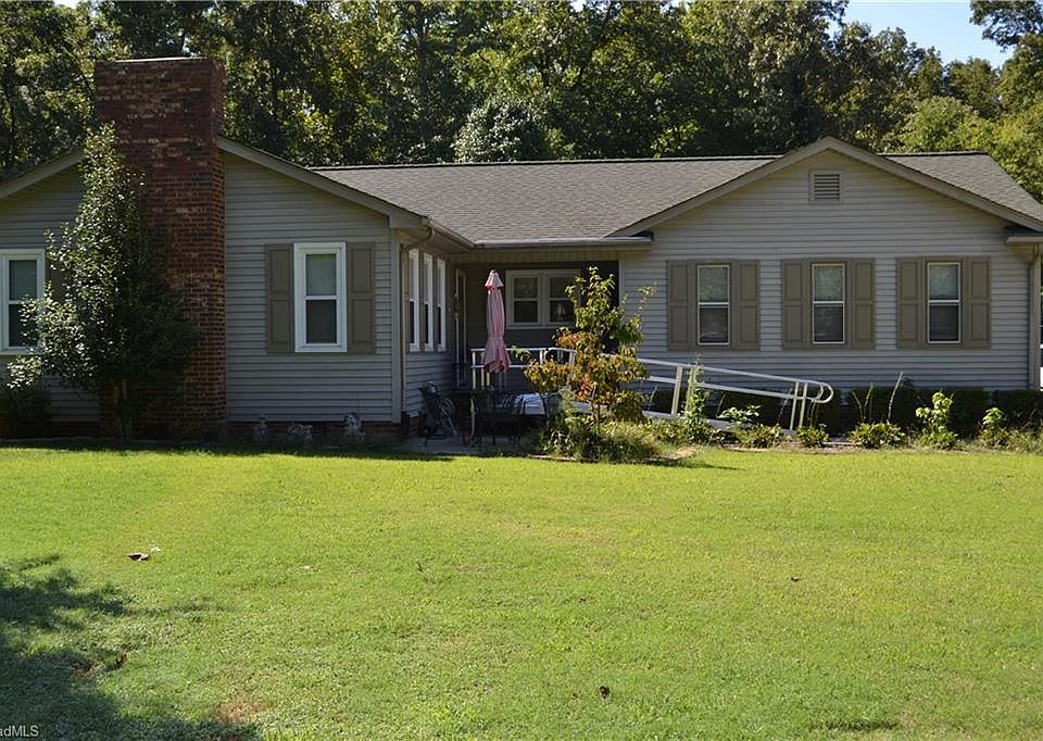 2nd image of 1392 Sullivan Rd
