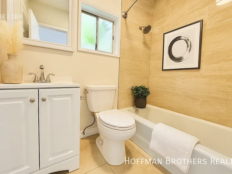 5419 Harold Way #7 — Photo 4