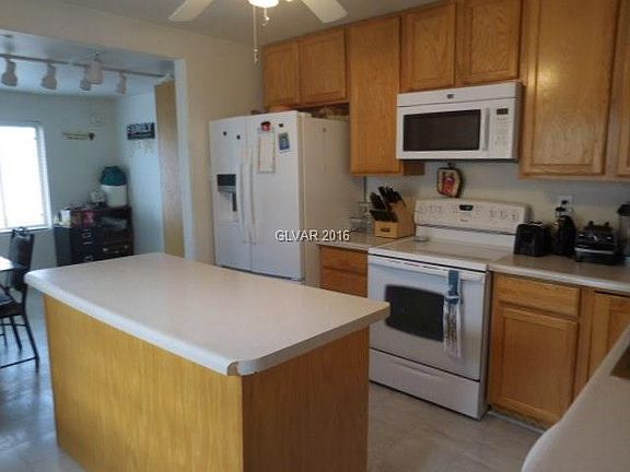 2nd image of 937 Avenue I