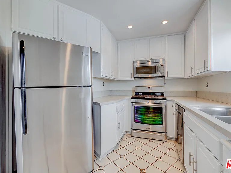 832 Palm Ave #305 — Photo 4