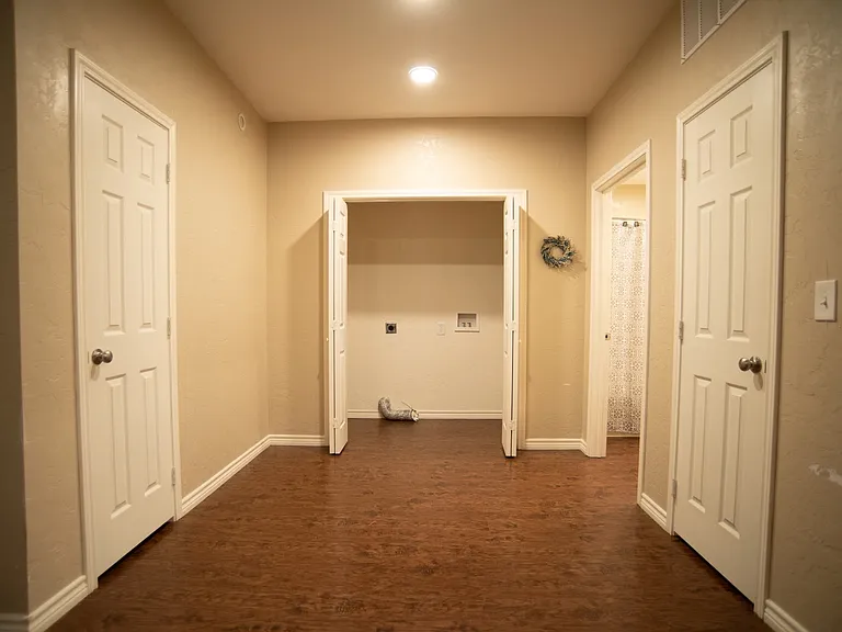 1118 E Goode St #B — Photo 6