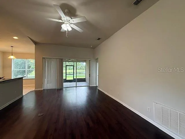 7622 Colbury Ave — Photo 5
