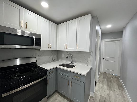 2nd image of 85 Zabriskie St #2R
