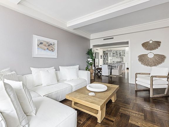 4th image of 165 W 91st St #16E
