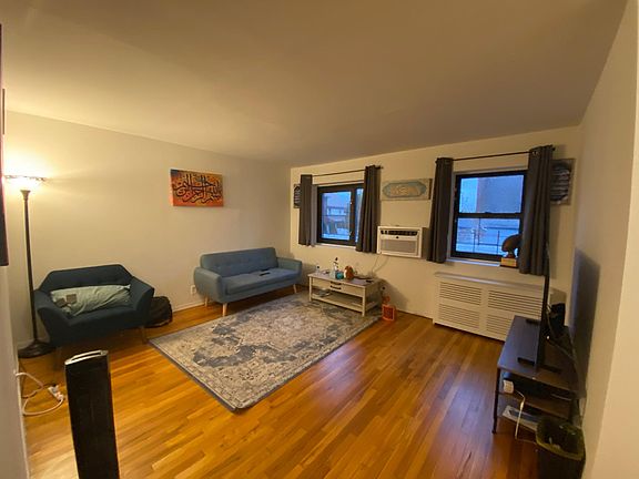 4th image of 20315 42nd Ave APT 1