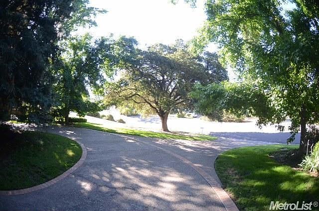 1st image of 11412 Valley Oak Dr