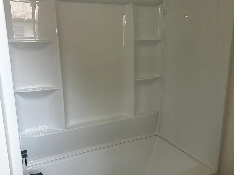 810 E Miami Ave — Photo 5