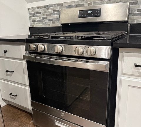 5th image of 2947 N Lawndale Ave #3