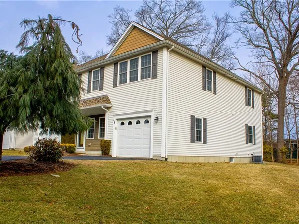 1027 Providence St Unit 4B, West Warwick, RI 02893