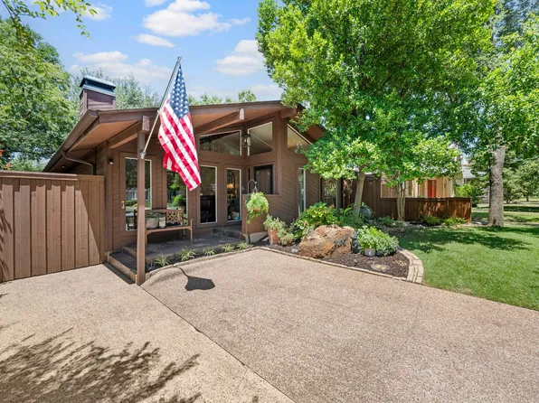 2116 Hillcrest St, Fort Worth, TX 76107