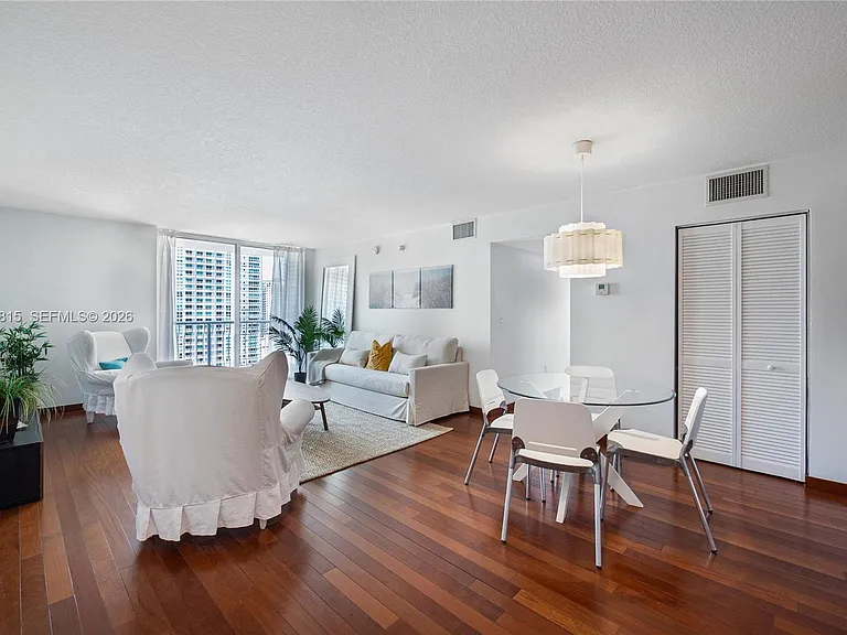 1200 Brickell Bay Dr #2824 — Photo 3