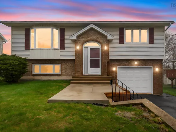 78 Brookfield Ave, Halifax, NS B2V 2S5