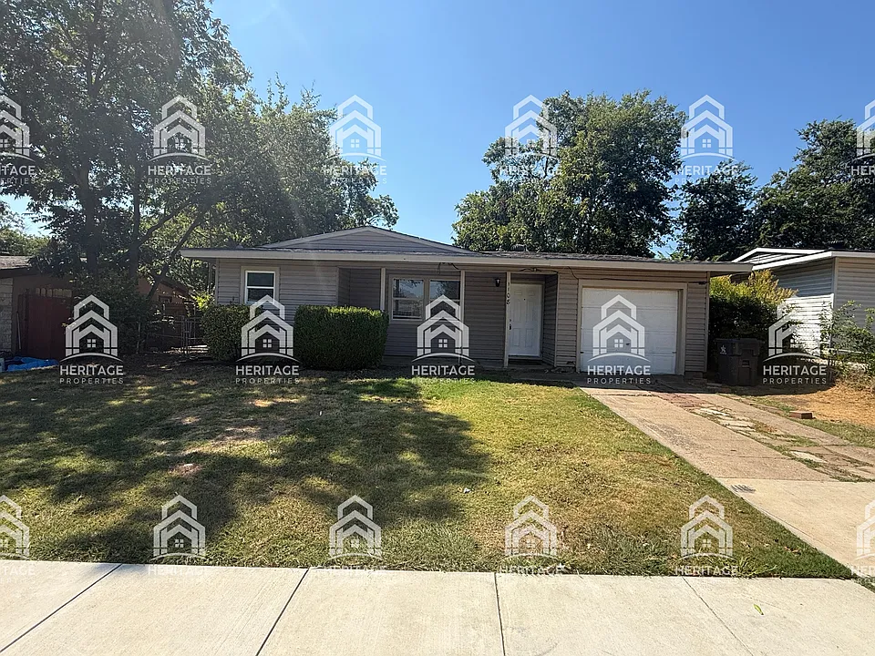 1108 E Inwood Dr