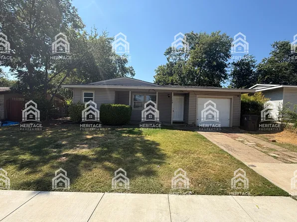 1108 E Inwood Dr, Arlington, TX 76010