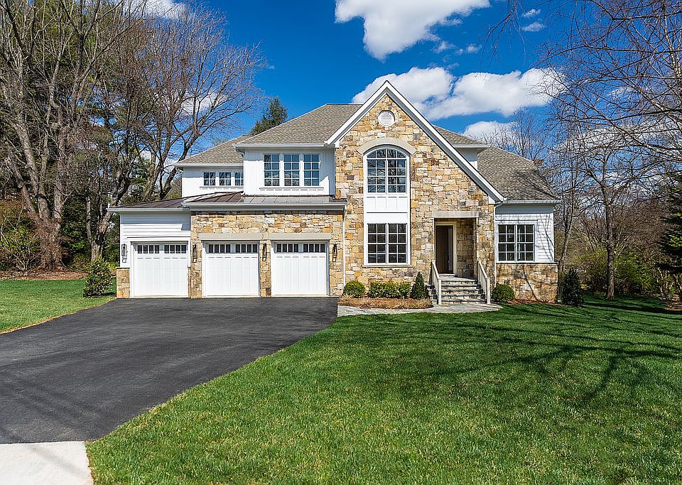 1st image of 1121 Ormond Ct