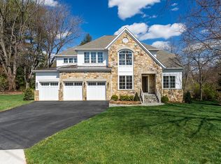 1121 Ormond Ct, Mc Lean, VA 22101
