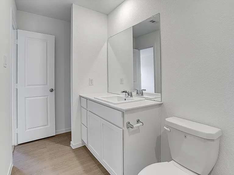 390 Lucia Way — Photo 21