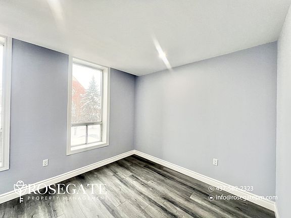 5th image of 559 Dundas St #1