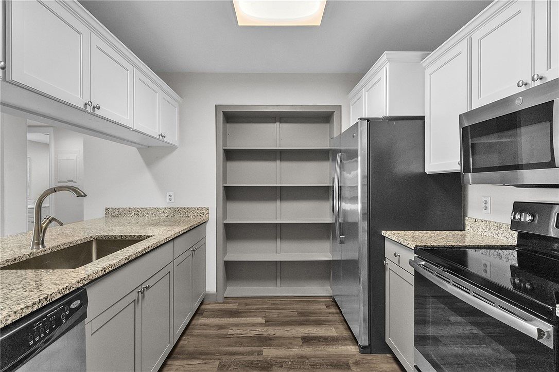 22 Plantation Dr APT 106