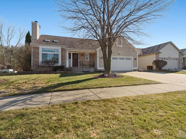 3842 Sun Rapids Dr, Okemos, MI 48864