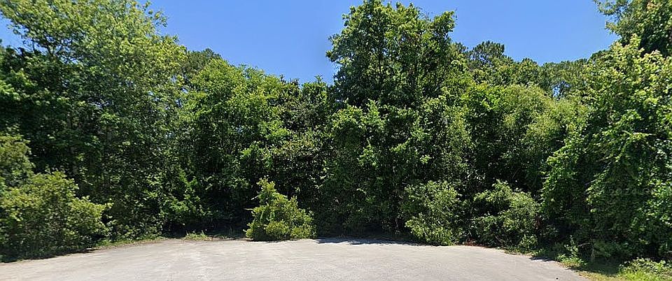 2nd image of 6350 Woodland Dr