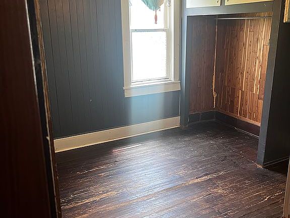 4th image of 105 S Arch St