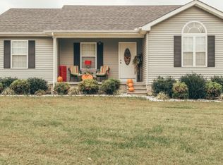212 Douglas Ln, Lafayette, TN 37083