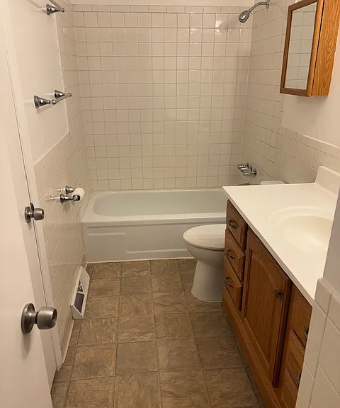 Upstairs Bathroom with Tub
