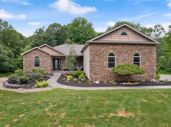 8029 Parks Ave NE, Alliance, OH 44601