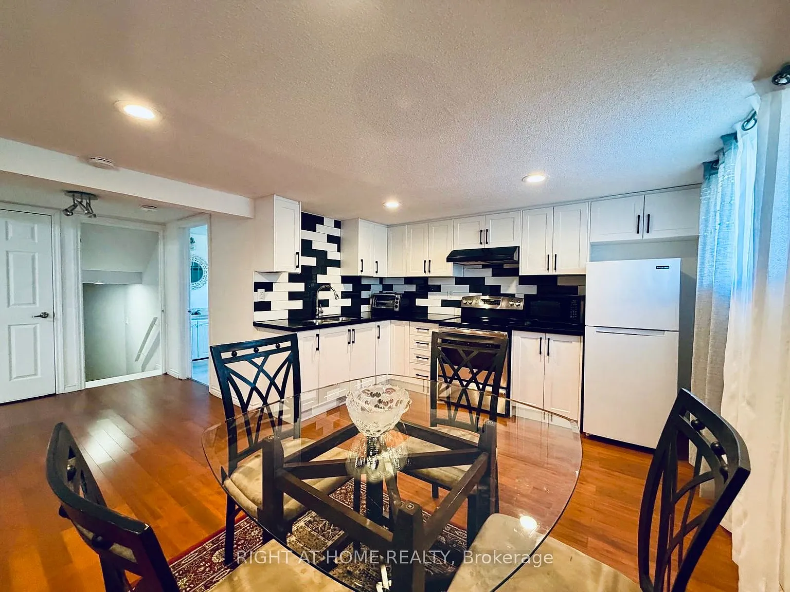 2 bed, $1,850 — Photo 3