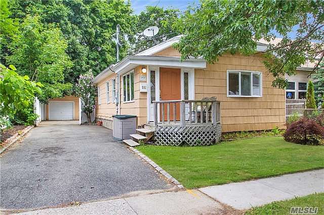 1st image of 561 Lincoln Ave