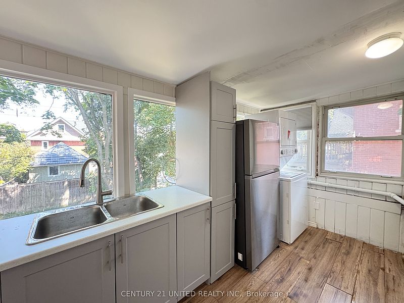 Peterborough House for rent - 3 Bedrooms — photo 4