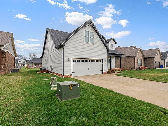 2nd image of 550 Kempton Ln