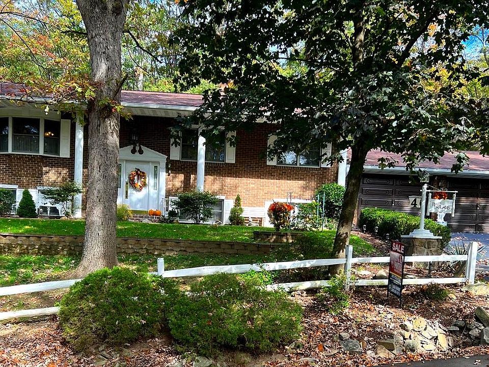 1st image of 4 Edge O Wood Ln