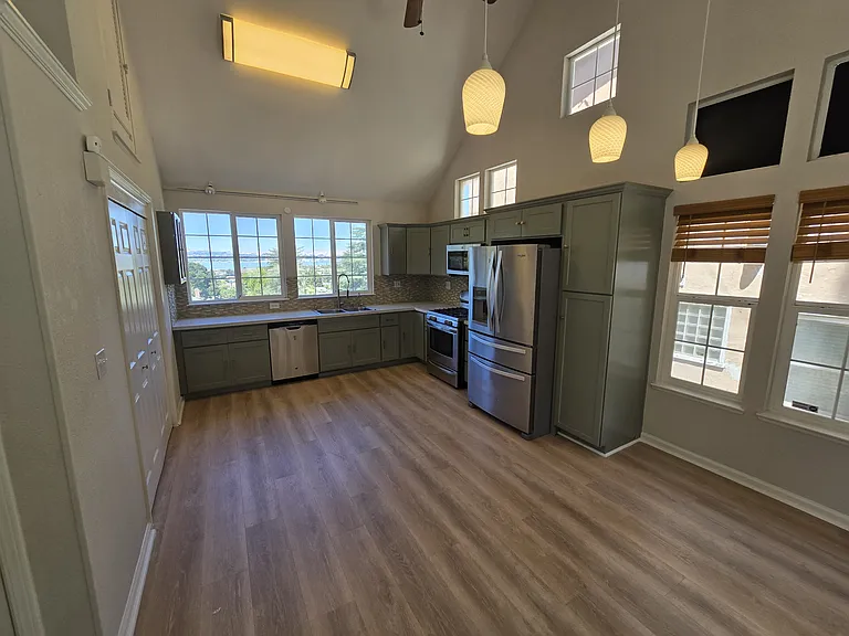 1160 Arlington Way — Photo 8
