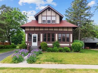 340 W 17th Ave, Oshkosh, WI 54902