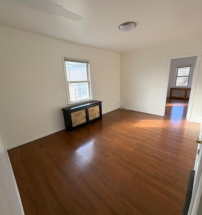 1st image of 256 Sommerville Pl #2S
