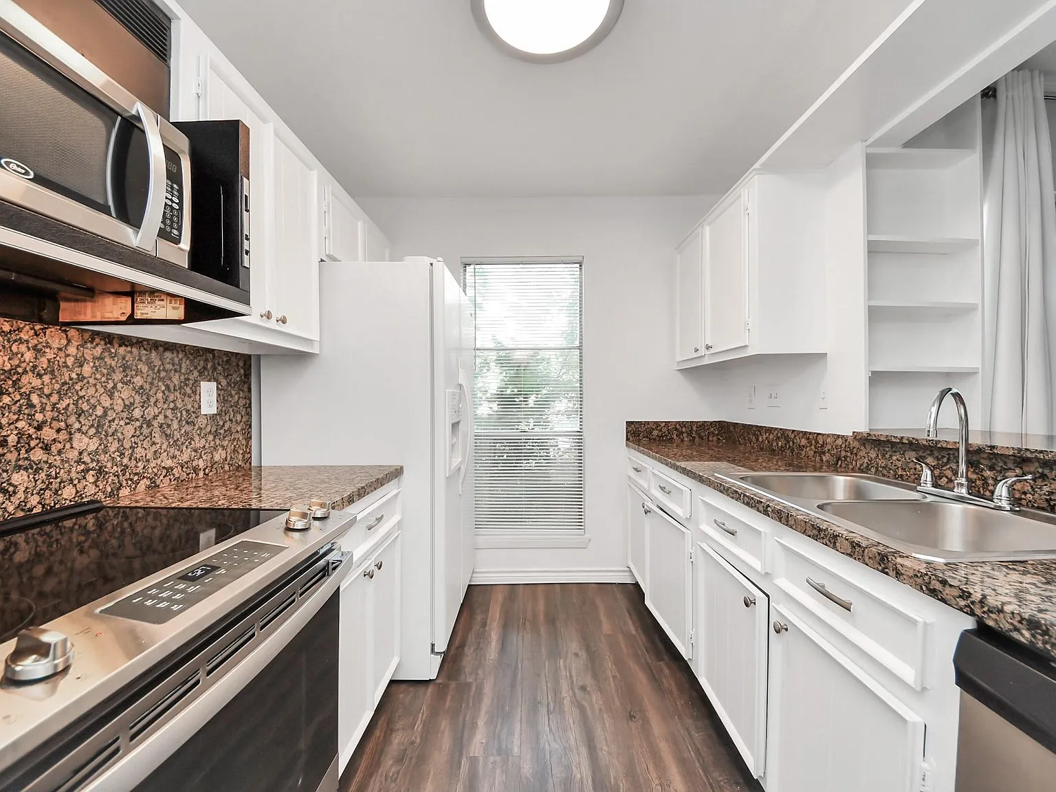 2 bed, 1.5 bath, 948 sqft, $1,900 — Photo 4