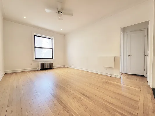 Rented by Compass | media 7