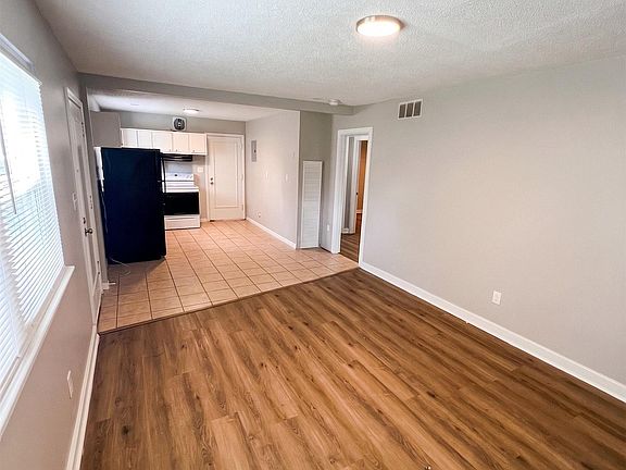 3rd image of 907 Garywood Pl