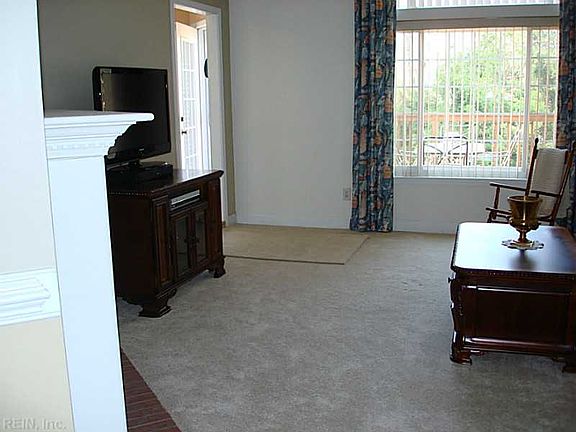 4th image of 53 Creekstone Dr
