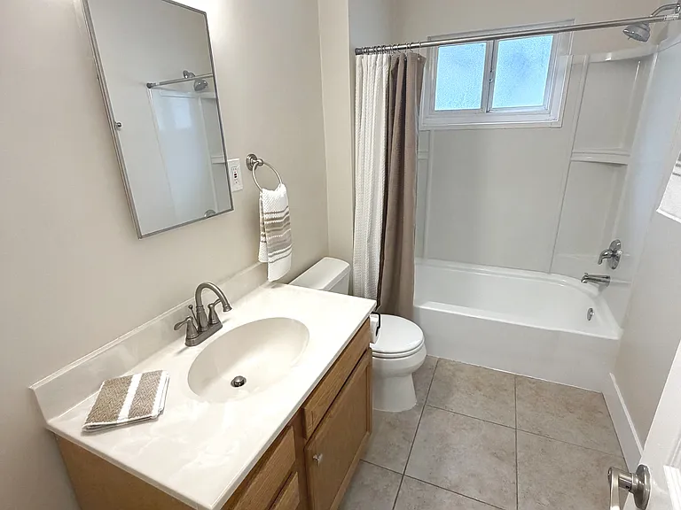 2121 Placentia Ave #G — Photo 19