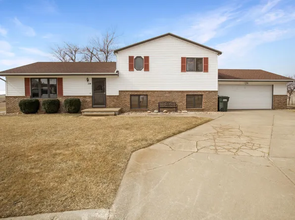 114 Sunset Cir, Lawton, IA 51030
