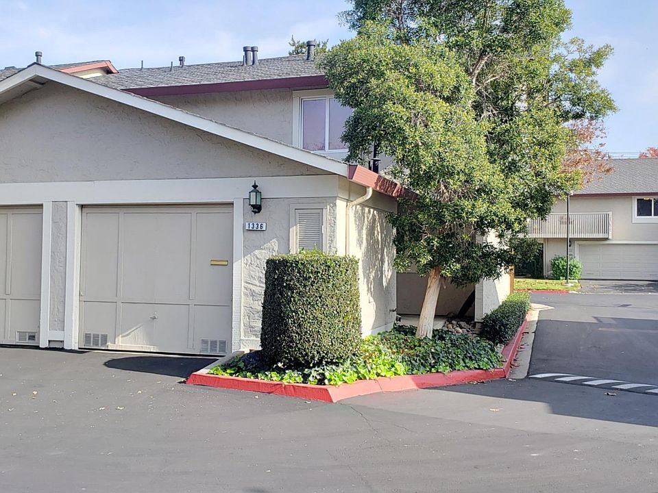 2nd image of 1336 Charmwood Sq