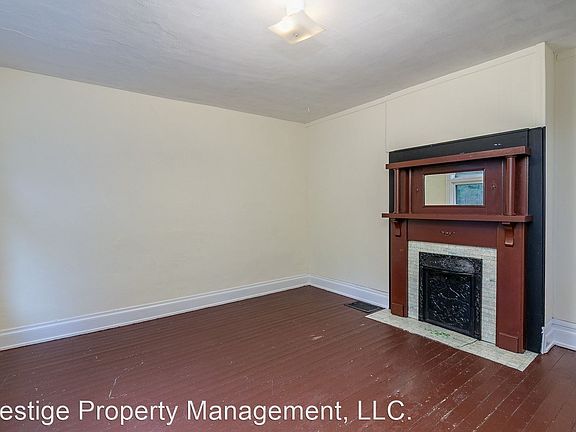 2nd image of 2312 Flora St #1